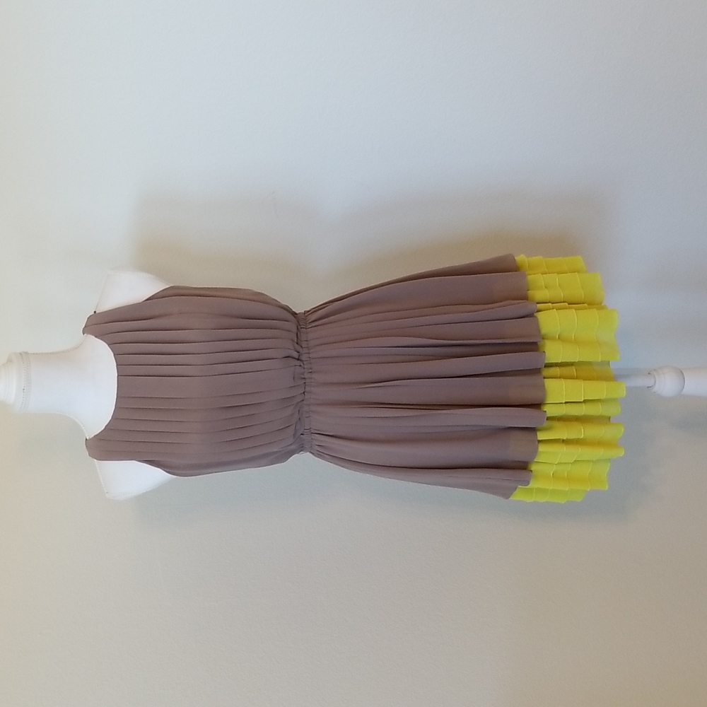 Jessica Simpson Brown & Yellow Mini Dress, Pleaded Sleeveless, Fitted